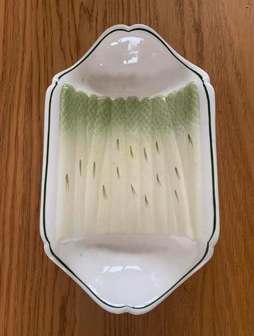 Ancien plate barbotine beschikbaar voor biedingen