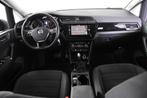 Volkswagen Touran 1.5 TSi Highline *1ste Eigenaar*Navigatie*, Auto's, Volkswagen, Stof, 1498 cc, 4 cilinders, Bedrijf