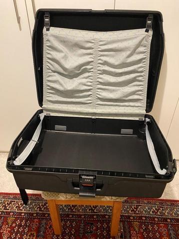 reiskoffer (valies) sterke koffer, Handtassen en Accessoires, Koffers, Ophalen, Gebruikt, Hard kunststof, Slot