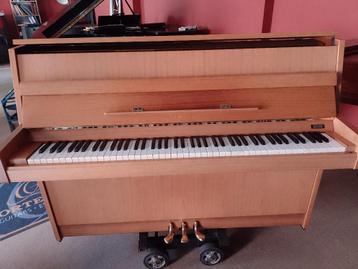 Yamaha piano  104 cm beschikbaar voor biedingen