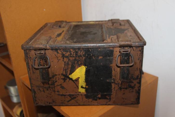 ABBL WW2 Munitiekoffer BELGISCHE LEGER., Verzamelen, Militaria | Tweede Wereldoorlog, Landmacht, Kleding of Schoenen, Verzenden