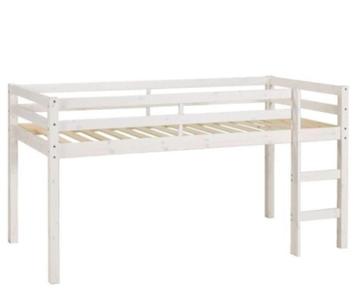 Bed voor tieners beschikbaar voor biedingen