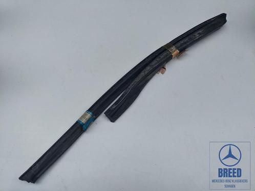 NOS rubber zijraam links voor coupédak Mercedes-Benz R107 SL, Auto-onderdelen, Carrosserie, Mercedes-Benz, Nieuw, Ophalen of Verzenden
