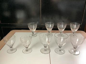 Diverse wijnglazen beschikbaar voor biedingen