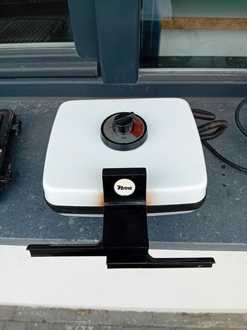 Nova wafelijzer met perfecte thermostaat. Het is v beschikbaar voor biedingen