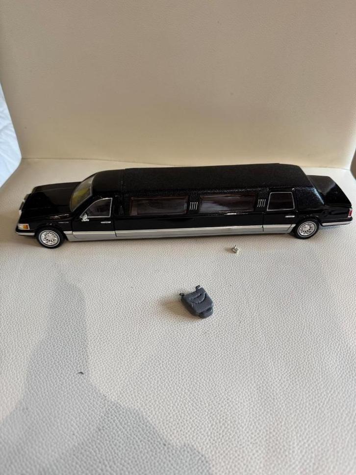 Superior Lincoln Limousine 1996 (1:24), Hobby en Vrije tijd, Modelauto's | 1:24, Zo goed als nieuw, Auto, Overige merken, Ophalen of Verzenden