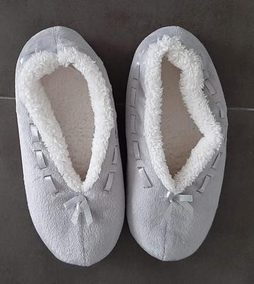 pantoffels nieuw maat 38, 2 paar blauw en grijs beschikbaar voor biedingen