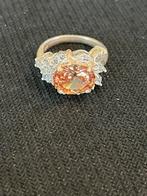 Zilveren ring met oranje steen en witte steentjes, Bijoux, Sacs & Beauté, Bagues, Enlèvement ou Envoi, Comme neuf, Orange