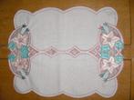 2 napperons brodés rectangulaire. 45 cm x 35 cm., Ophalen of Verzenden, Nieuw, Rechthoek