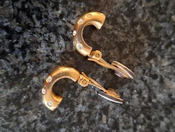 Goud Kleurige Swarovski Oorbellen beschikbaar voor biedingen