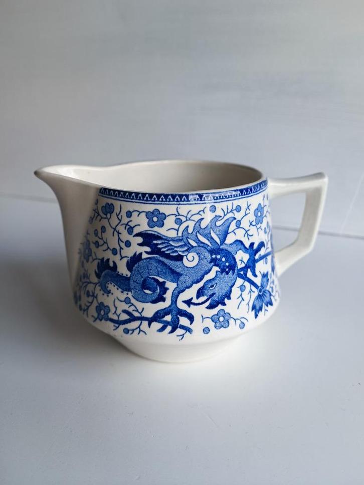 Melkkan van Boch — model Dragon, Antiek en Kunst, Antiek | Keramiek en Aardewerk, Ophalen of Verzenden