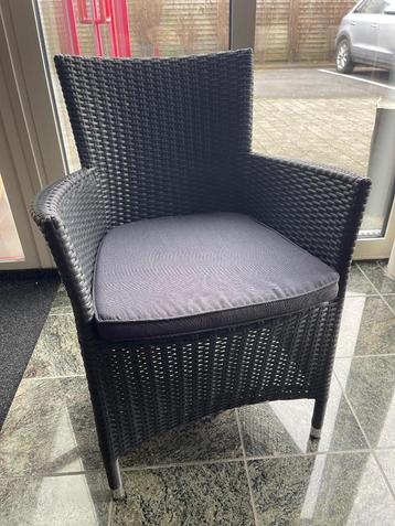 Uitverkoop tuinstoelen  beschikbaar voor biedingen