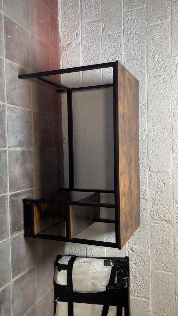 Bureau 140cm met planken., Huis en Inrichting, Tafels | Sidetables, Gebruikt, 100 tot 150 cm, Rechthoekig, Ophalen