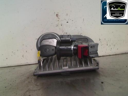 COMPUTER CONTACTSLOT Renault Twingo II (CN), Auto-onderdelen, Elektronica en Kabels, Renault, Gebruikt