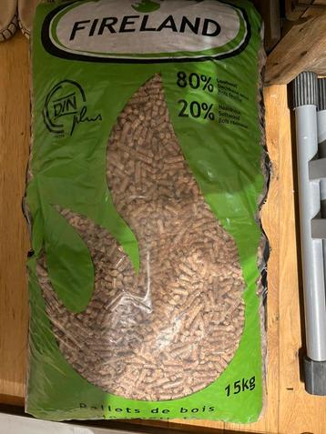 Houtpellets pelletkachel 1 zak en restje beschikbaar voor biedingen