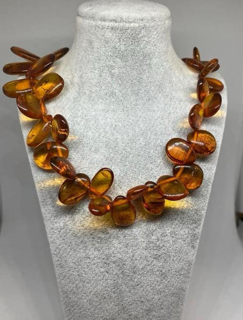 Prachtige vintage amber / barnsteen ketting met insecten, Handtassen en Accessoires, Kettingen, Nieuw, Zilver, Rood, Met edelsteen