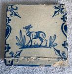 Carrelage candélabre ancien 1625 avec un chien de brume, Antiquités & Art, Antiquités | Céramique & Poterie, Enlèvement ou Envoi