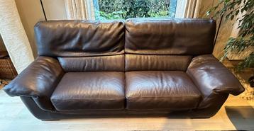lederen salon 3-zit en 2-zit in prima staat beschikbaar voor biedingen