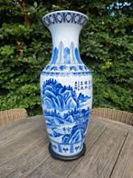 Grote Chinese vaas met sokkel, Ophalen