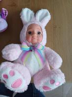 Babypop in konijnenpakje, Nieuw, Ophalen of Verzenden, Babypop