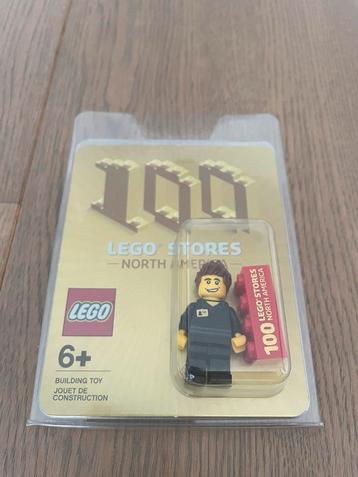 Minifiguur Minifigure 100 LEGO stores north america