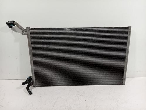 RADIATEUR Jaguar XE (01-2015/-) (gx738005rc|GX738K230BA), Auto-onderdelen, Airco en Verwarming, Jaguar, Gebruikt