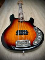 Ernie Ball Stingray SR4 - Eq 2 bandes, Musique & Instruments, Instruments à corde | Guitares | Basses, Enlèvement, Comme neuf