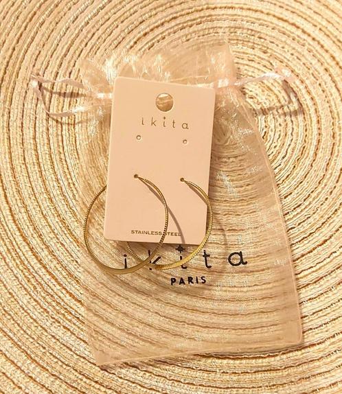NEUF - Boucles d'oreille créoles dorées IKITA, Handtassen en Accessoires, Oorbellen, Nieuw, Hangers, Overige materialen, Goud