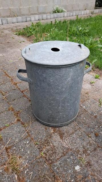 Oude gegalvaniseerde kookpot pot kuip 2 stuks beschikbaar voor biedingen