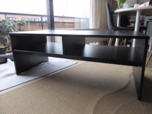 Linnarp salon TV tafel Ikea donkerbruin-zwart massief hout, Huis en Inrichting, Tafels | Salontafels, Gebruikt, Minder dan 50 cm