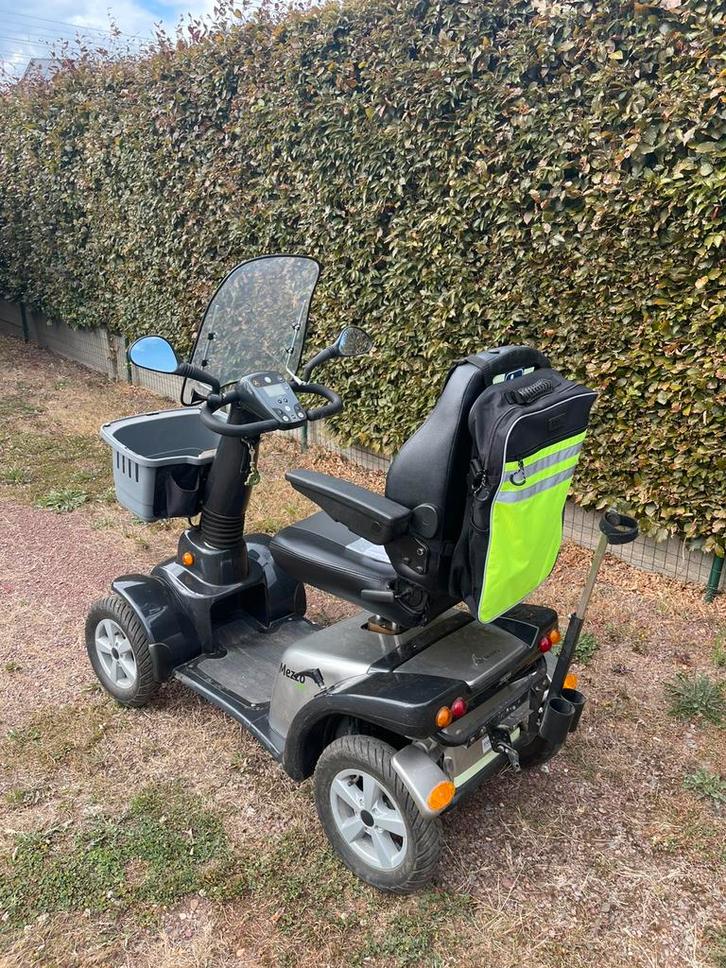 Mezzo elektrische scooter - grijs - 4 wielen, Diversen, Rolstoelen, Ophalen
