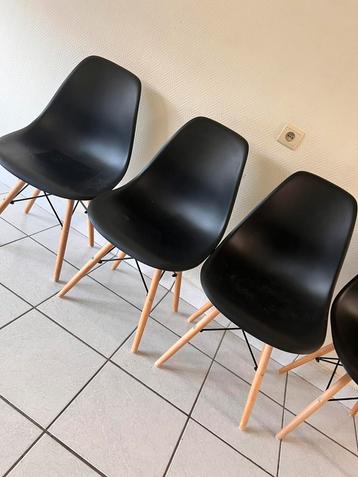 Stoelen beschikbaar voor biedingen