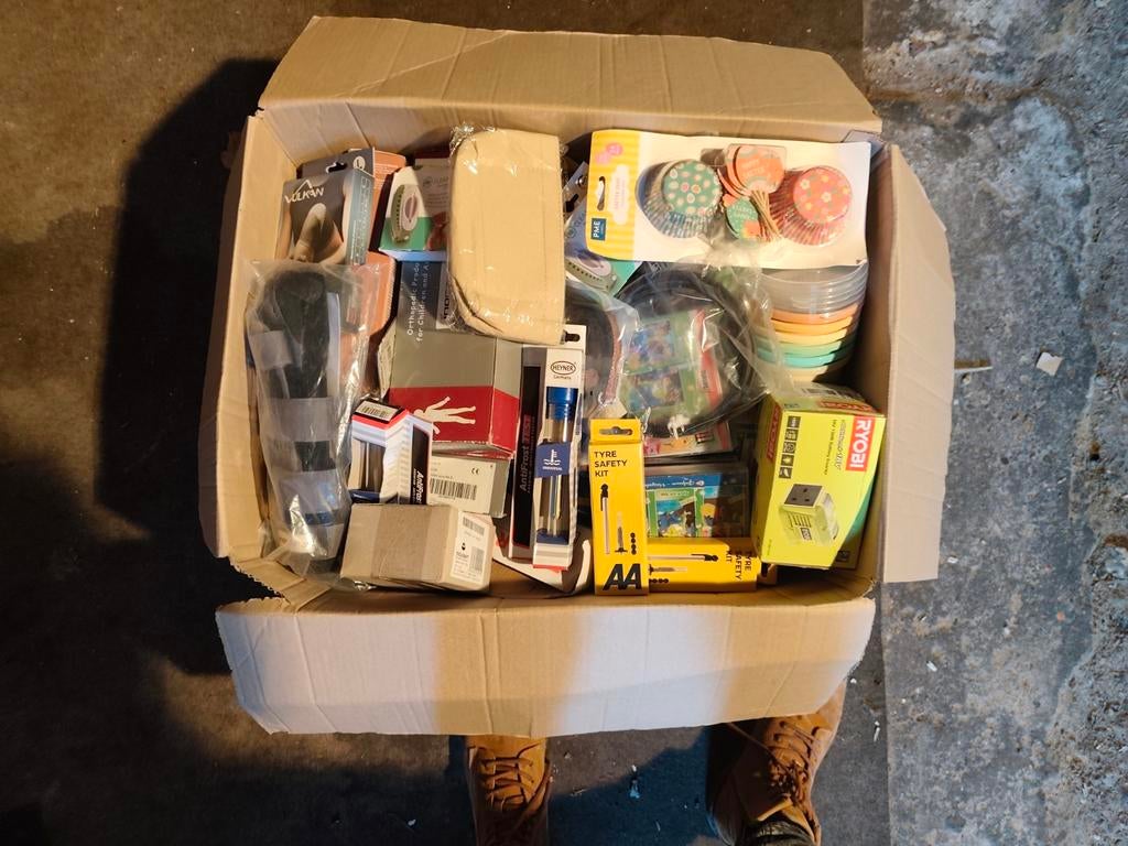 Lot over stock/retour artikelen 200+ items, Doe-het-zelf en Bouw, Kratten en Dozen, Ophalen of Verzenden