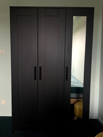 Kleerkast (IKEA) beschikbaar voor biedingen