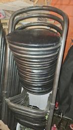 Tabourets de bar, Enlèvement