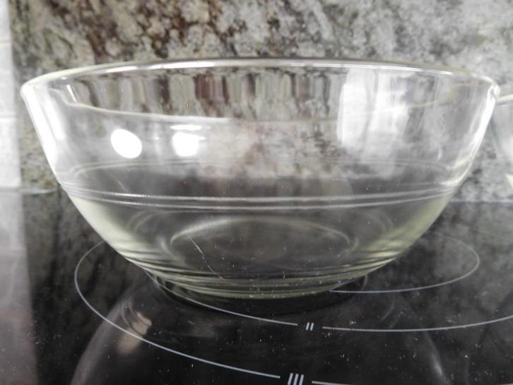 2 vintage Duralex slakommen., Huis en Inrichting, Keuken | Servies, Zo goed als nieuw, Kom(men), Glas, Ophalen of Verzenden