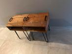 Table de chevet en bois, Maison & Meubles, Enlèvement, Comme neuf, Bois