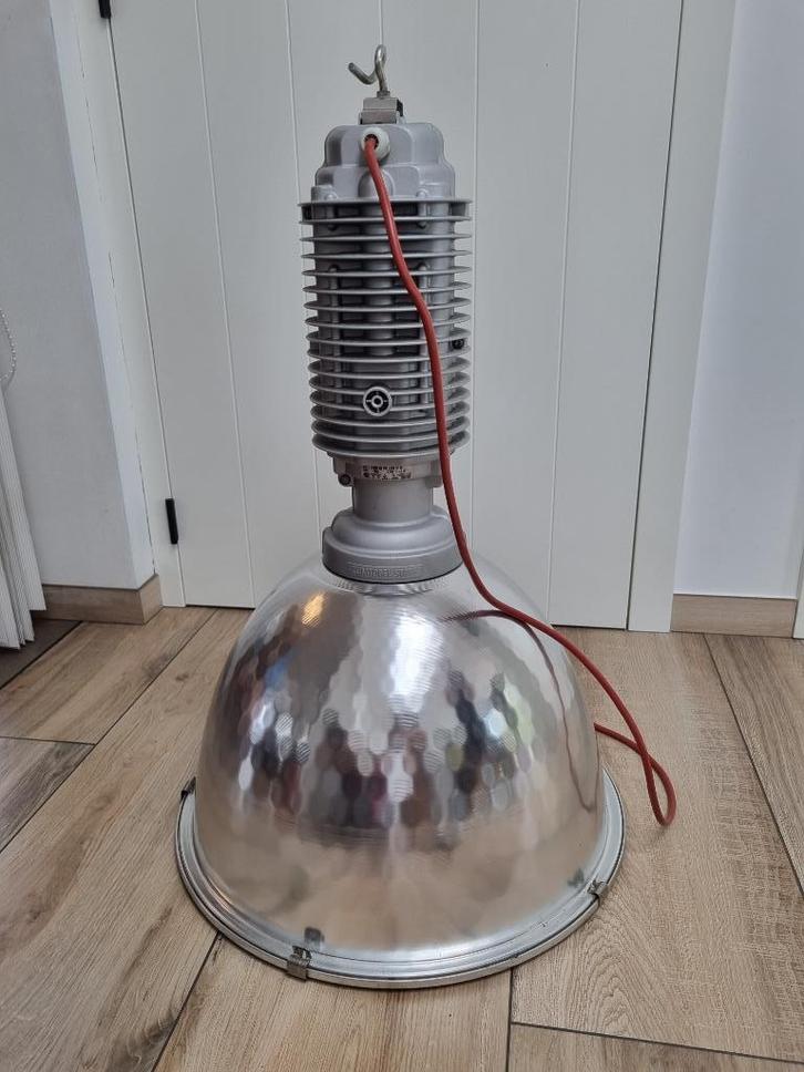 Zumtobel Staff Industriële lampen - 4 stuks, Huis en Inrichting, Lampen | Hanglampen, Gebruikt, 75 cm of meer, Glas, Metaal, Ophalen