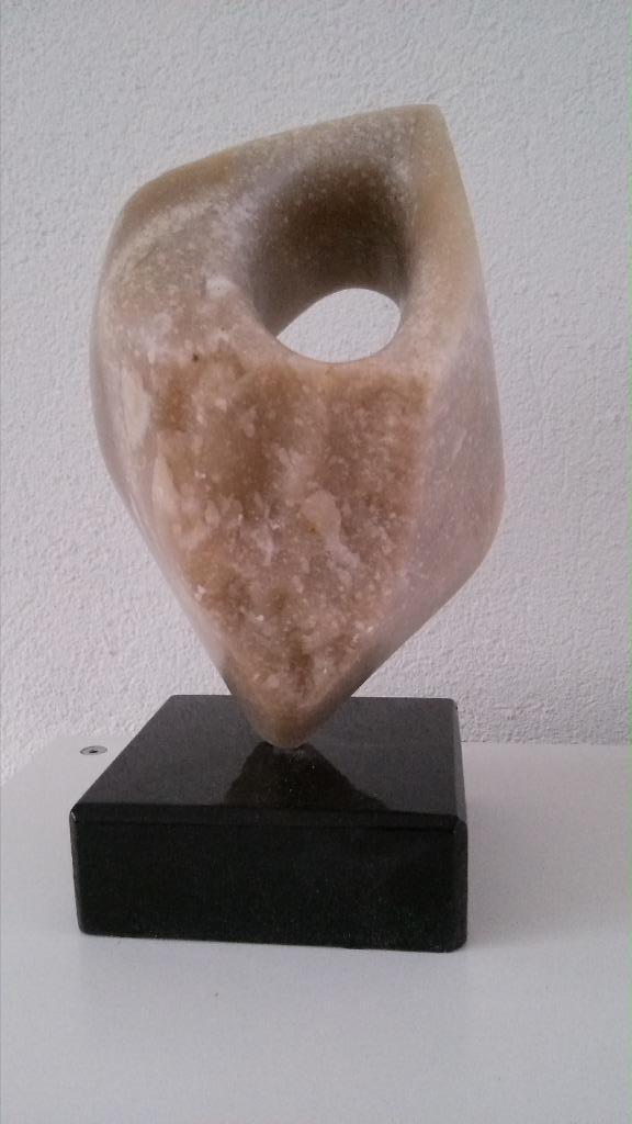 BEELD uit TRANSPARANTE STEEN.- uniek handwerk.  "INZICHT", Antiek en Kunst, Kunst | Beelden en Houtsnijwerken, Ophalen