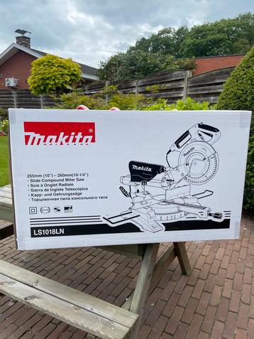 Makita afkortzaag + onderstel beschikbaar voor biedingen