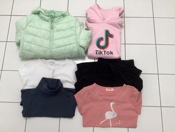Pakketje meisjes kleren maat 9-11-12 jaar.Een kind,nieuw gek beschikbaar voor biedingen