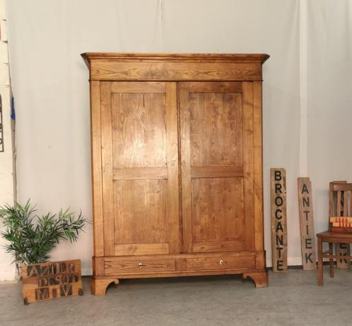 Zwaar Antieke Franse kleerkast in kastanje H 202 B 148 D 57, Antiek en Kunst, Antiek | Meubels | Kasten, Ophalen