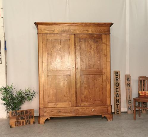 Armoire ancienne lourde en châtaignier français H 202 L 148, Antiquités & Art, Antiquités | Meubles | Armoires, Enlèvement