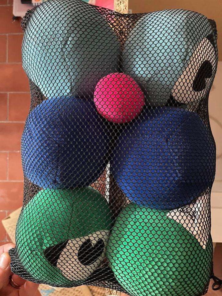 Kinder speelgoed pétanque en belly catch, Huis en Inrichting, Woonaccessoires | Kussens, Zo goed als nieuw, Ophalen of Verzenden