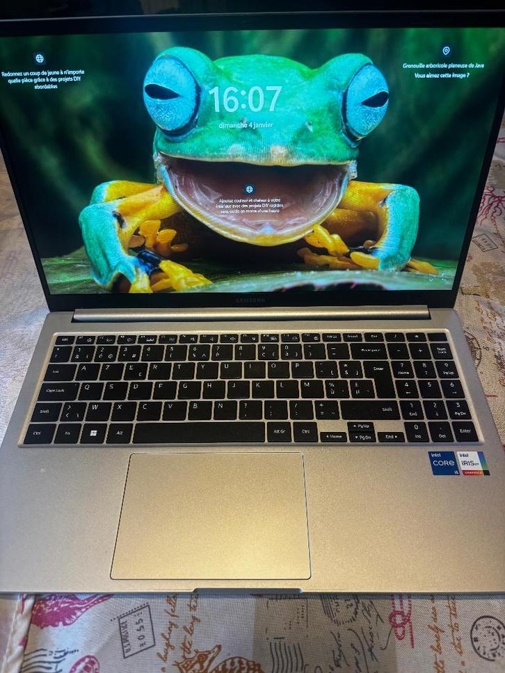 Samsung Galaxy Book2 - 15" - Intel i5 (12e Gen), Computers en Software, Windows Laptops, Zo goed als nieuw, 15 inch, SSD, Onbekend