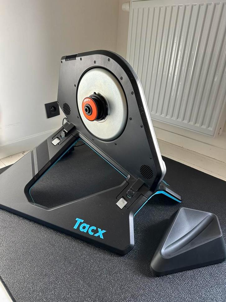 Tacx Neo 2T + zwift cog, Sport en Fitness, Wielrennen, Zo goed als nieuw, Ophalen