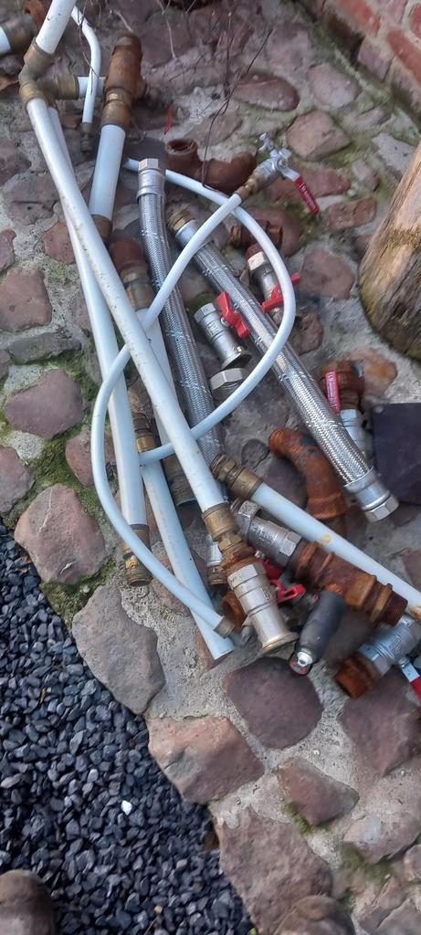 Spotgoedkoop leidingen en kranen inox .  Maat 1 . 1/4 duim, Doe-het-zelf en Bouw, Chauffageketels en Boilers, Zo goed als nieuw