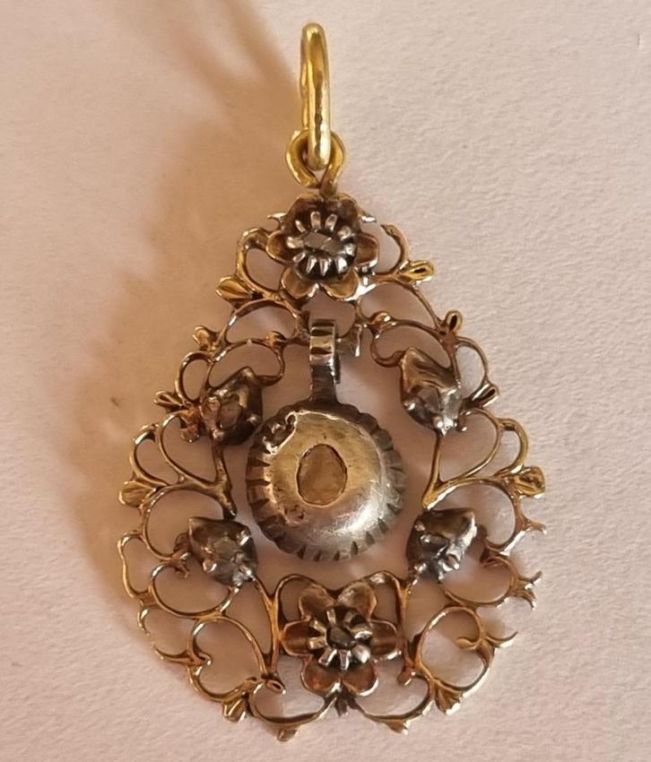 18 Karaat Victoriaanse Gouden Hanger 750 Goud Filigran 18k, Handtassen en Accessoires, Kettinghangers, Goud, Goud, Met edelsteen