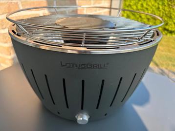 Houtskoolbarbecue - tafelmodel. VERKOCHT! beschikbaar voor biedingen