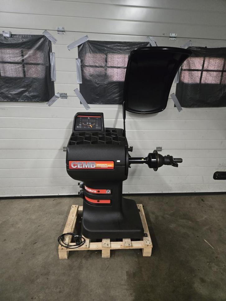 CEMB ER60 Pro balanceer machine / balanceer apparaat 2020, Auto diversen, Autogereedschap